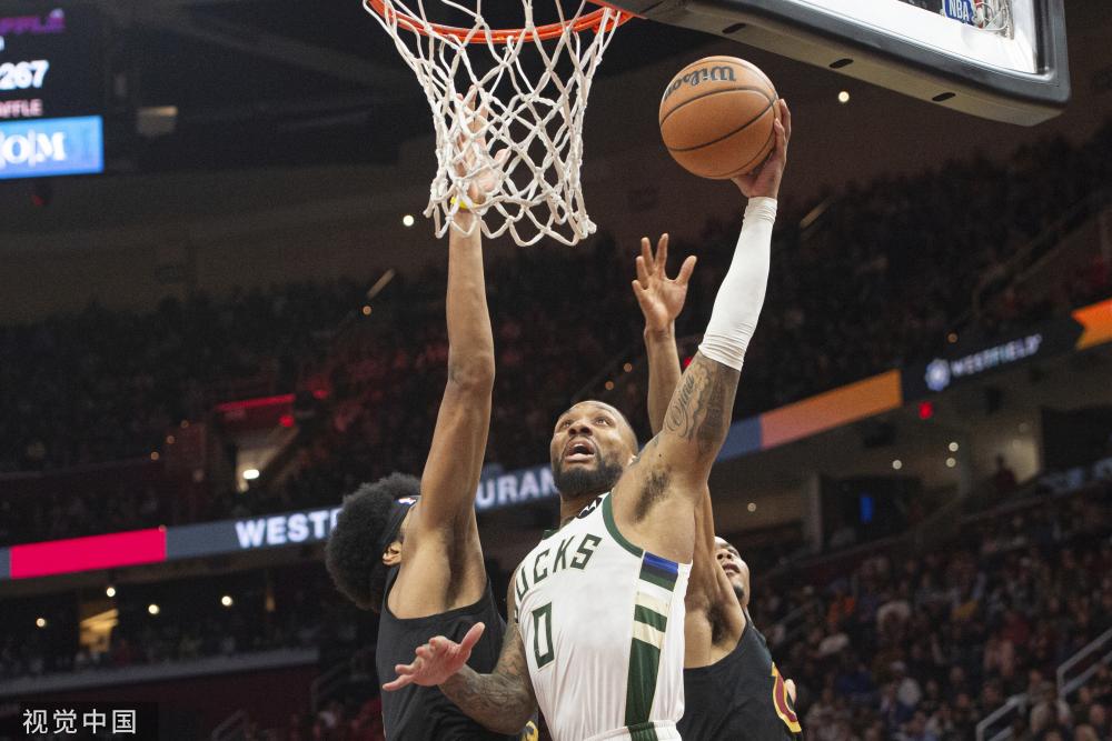 通过紧密的 通过紧密的